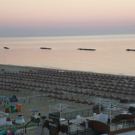 Hotel Palmarosa Roseto Degli Abruzzi Bagian luar foto