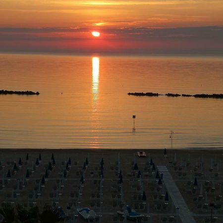 Hotel Palmarosa Roseto Degli Abruzzi Bagian luar foto