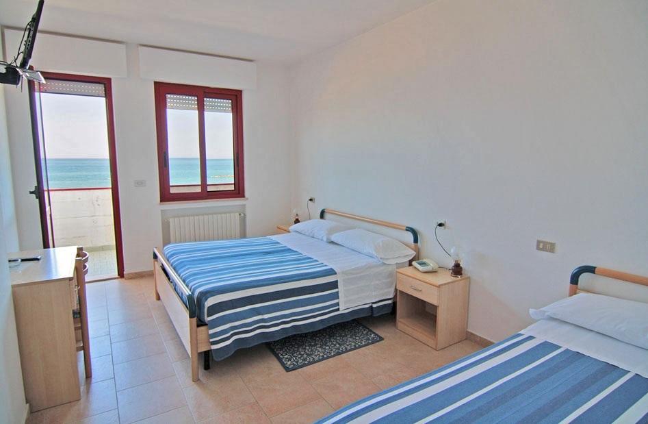 Hotel Palmarosa Roseto Degli Abruzzi Ruang foto