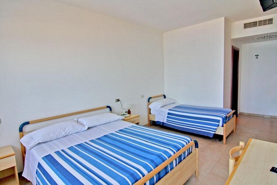 Hotel Palmarosa Roseto Degli Abruzzi Ruang foto