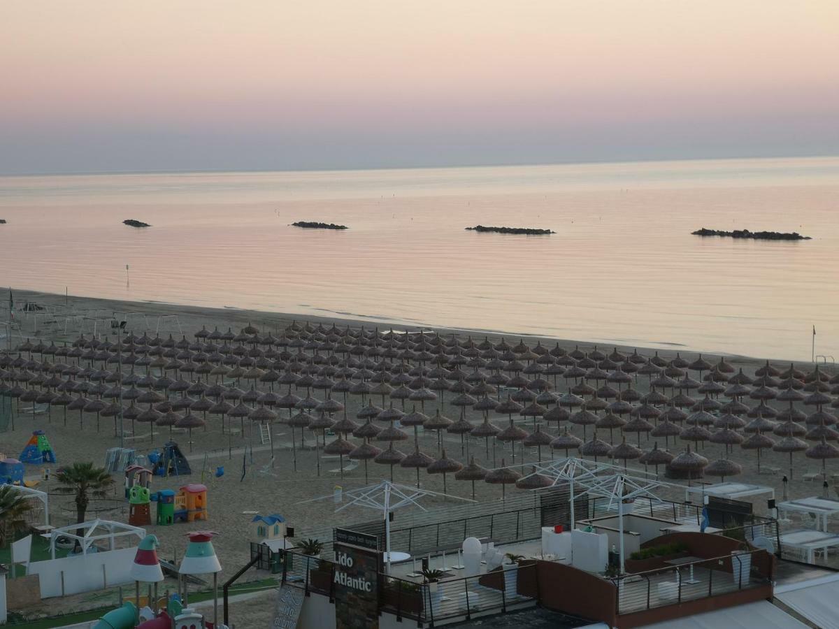 Hotel Palmarosa Roseto Degli Abruzzi Bagian luar foto