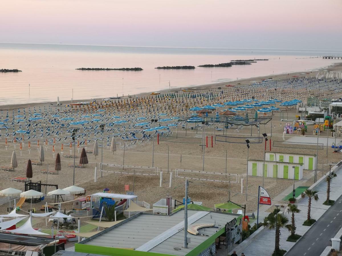 Hotel Palmarosa Roseto Degli Abruzzi Bagian luar foto